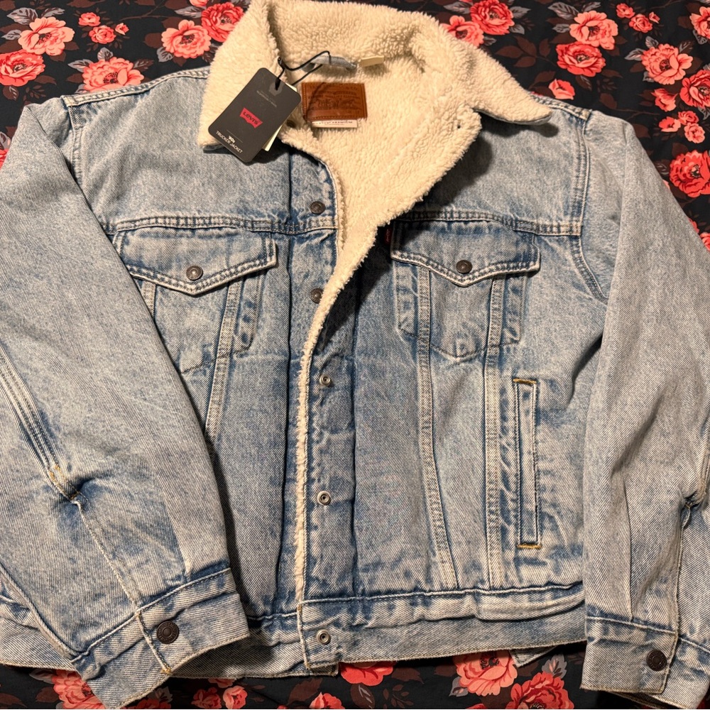 Levi's Women’s Light Blue 90’s Trucker Jacket with Sherpa Lining